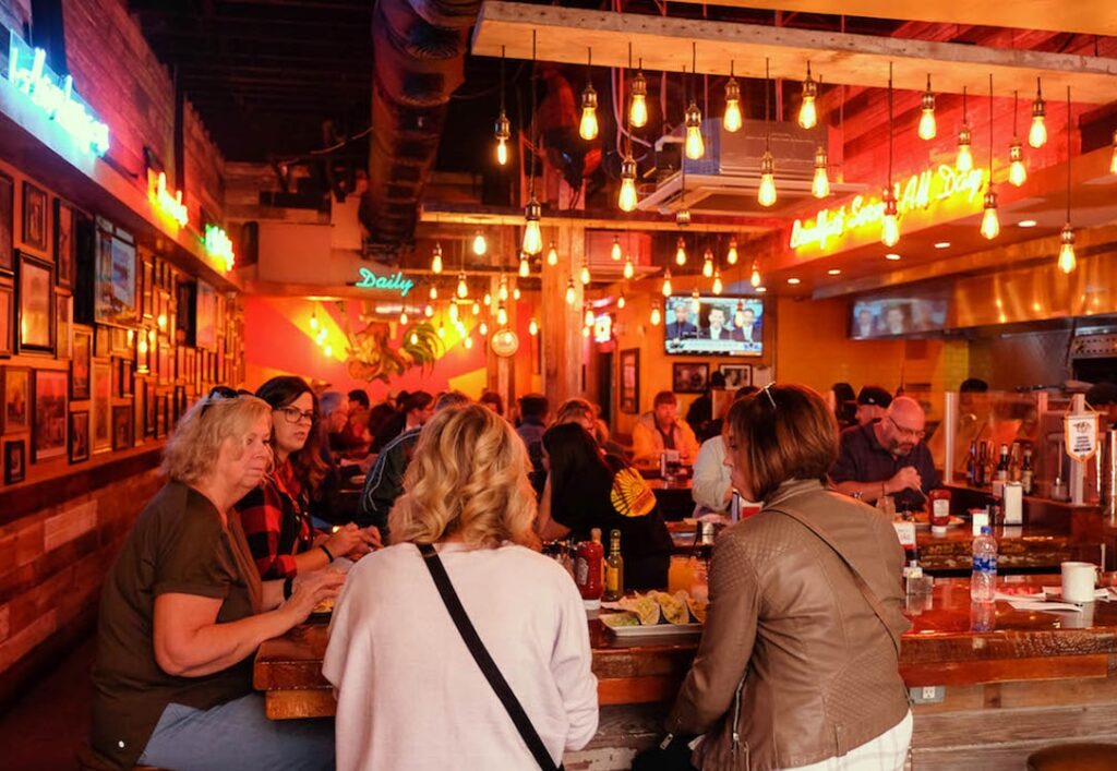 Sun Diner Crowd
