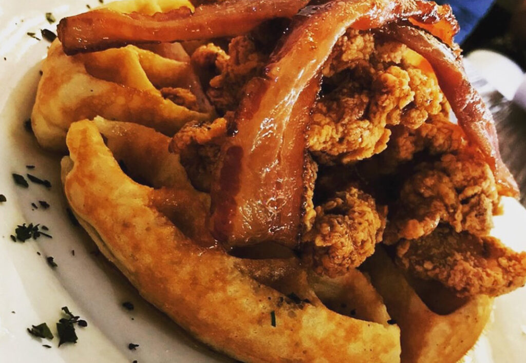 CHICKEN & WAFFLES